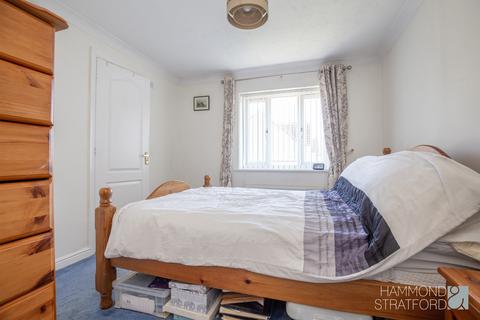5 Bracken Drive, Attleborough, NR17 1TA