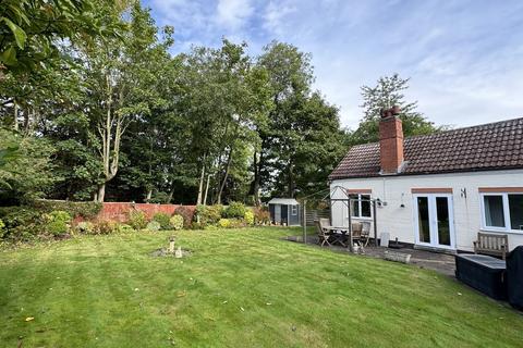 6 bedroom detached bungalow for sale, Paradise Lane, Old Dalby