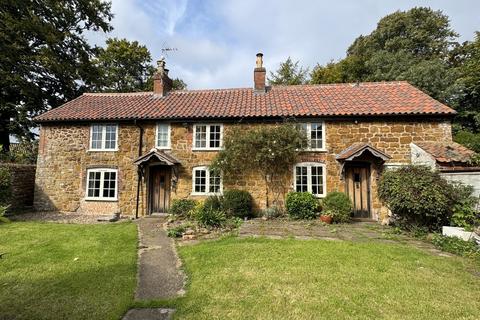 4 bedroom cottage for sale, Main Street, Wartnaby