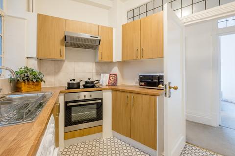 2 bedroom apartment to rent, Strathmore Court, 143 Park Rd