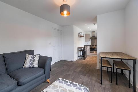 2 bedroom flat to rent, 17 Escelie Way, Birmingham B29