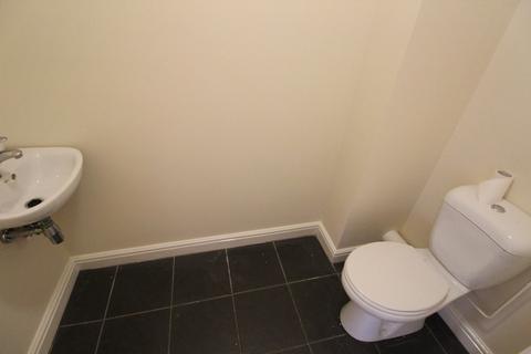 3 bedroom townhouse to rent, Stanhope Street, Nottingham NG10