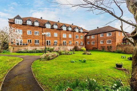 2 bedroom apartment to rent, BELMONT ROAD, LEATHERHEAD, KT22