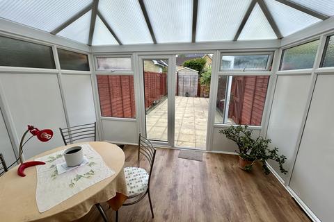 2 bedroom semi-detached house for sale, Dairyglen Avenue, Cheshunt