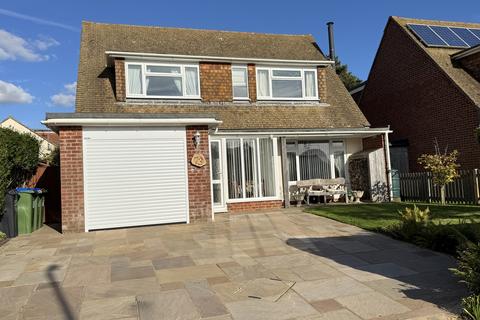 4 bedroom detached house for sale, Tudor Close, Seaford BN25