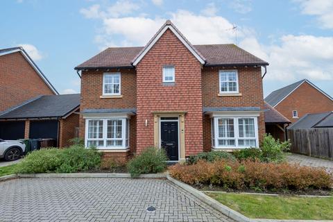 4 bedroom detached house for sale, Pine Way, Ashford TN24