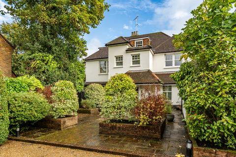 Flat 6, Fairwood House Round Oak Road, Weybridge, KT13 8HT