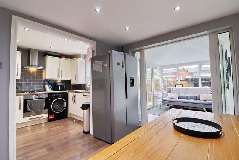 Kitchen/Dining Area