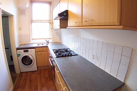 2 bedroom terraced house to rent, Haddon Place, Leeds