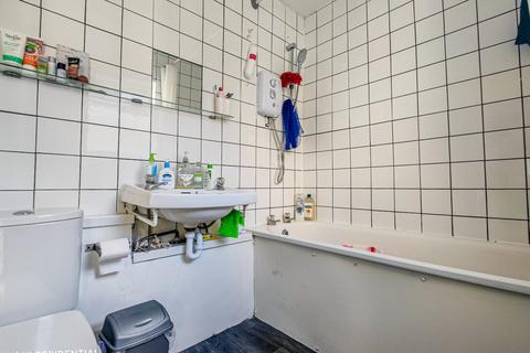 32 Brewery Road, London, SE18 7PT