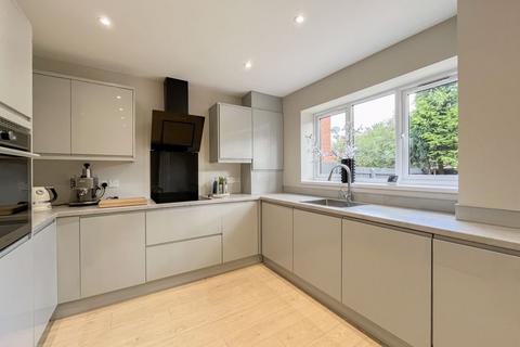 15 Lavender Close, Pendeford, Wolverhampton, WV9 5SB