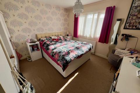 30 Dell Crescent, Northampton, NN3 8SG