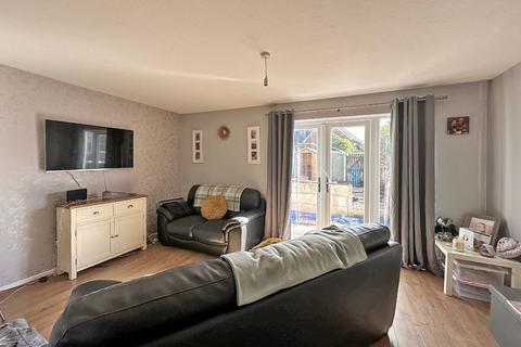 3 bedroom townhouse for sale, Fairlawn Close,New Invention, Willenhall