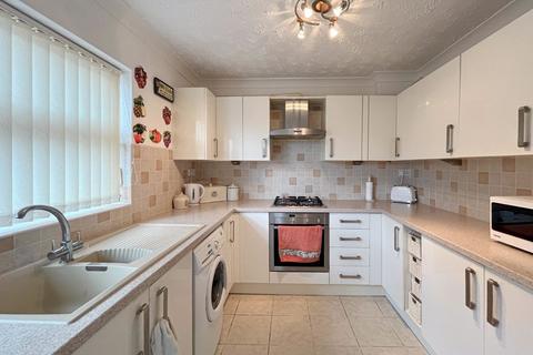 2 bedroom detached bungalow for sale, Chase Vale, Burntwood, WS7 3GD