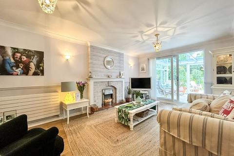 3 bedroom detached house for sale, Lindrosa Road, Streetly, Sutton Coldfield, B74 3LB