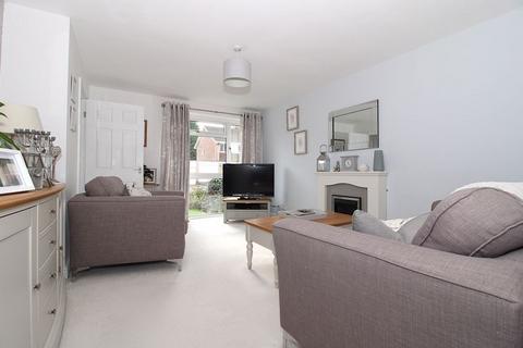 16 Honiton Way, Walsall, WS9 0JS