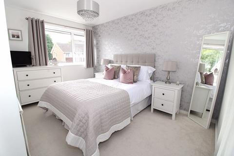 16 Honiton Way, Walsall, WS9 0JS