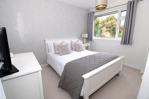 16 Honiton Way, Walsall, WS9 0JS