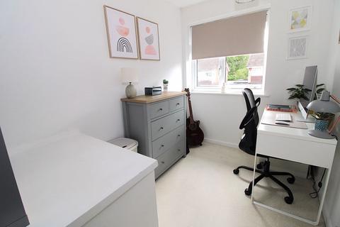 16 Honiton Way, Walsall, WS9 0JS
