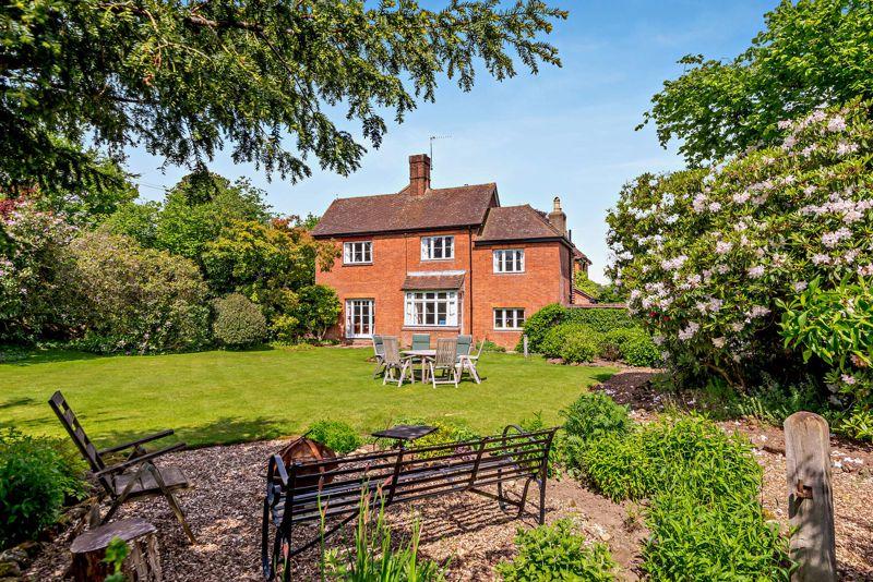 Abinger Lane, Abinger Common 4 bed semidetached house for sale £