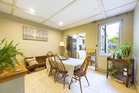 15 Park Road, Caterham, CR3 5TB