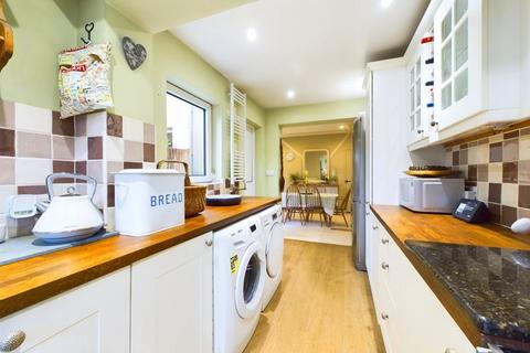 15 Park Road, Caterham, CR3 5TB