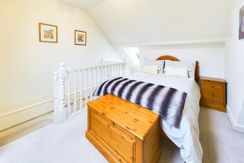 15 Park Road, Caterham, CR3 5TB