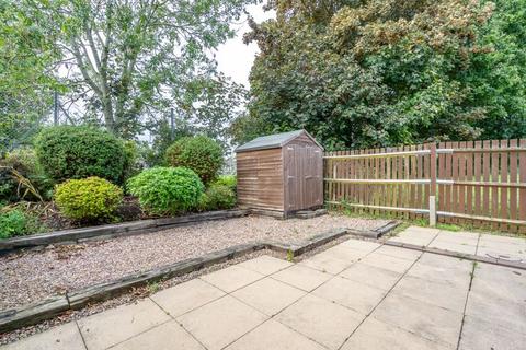 3 bedroom end of terrace house for sale, Meadowside Walk, Chichester