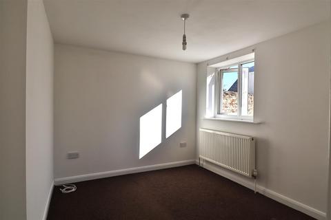 2 bedroom flat to rent, Colebrook Road, Southwick, BN42