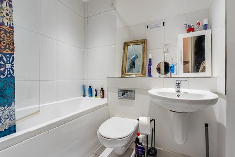 Flat 4, 14 Wetherell Place, Bristol, BS8 1AR