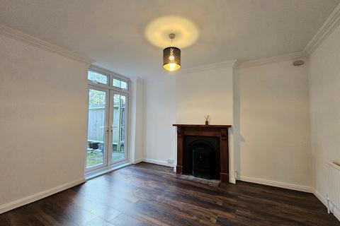 2 bedroom maisonette to rent, Birkbeck Road, BR3