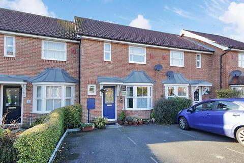 2 bedroom terraced house to rent, Britten Close, Horsham