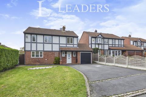 4 bedroom detached house to rent, Clipstone Gardens, Oakwood