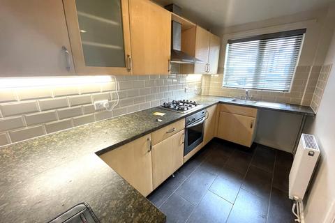 2 bedroom townhouse to rent, Derventio Close, Chester Green