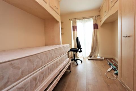 2 bedroom flat to rent, Uppingham Avenue, Stanmore HA7