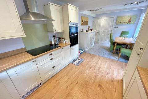 30 Greenfield, Rhosddu, Wrexham, LL11 2NR