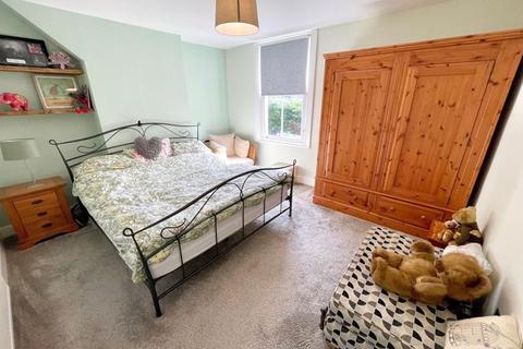 30 Greenfield, Rhosddu, Wrexham, LL11 2NR