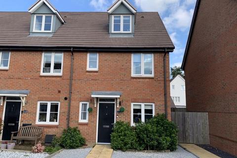 3 bedroom townhouse for sale, Lavender Way, Angmering