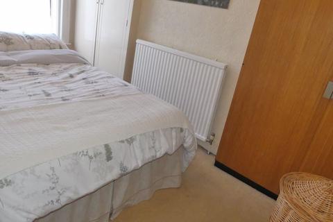 156 Thornham Road, Shaw, Oldham, OL2 7LW