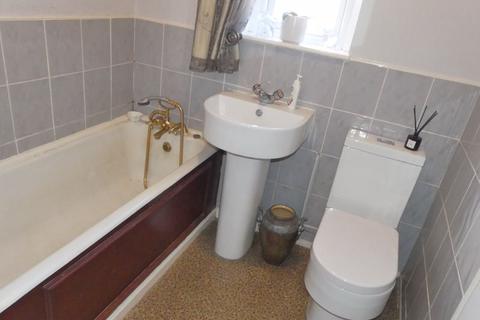 156 Thornham Road, Shaw, Oldham, OL2 7LW