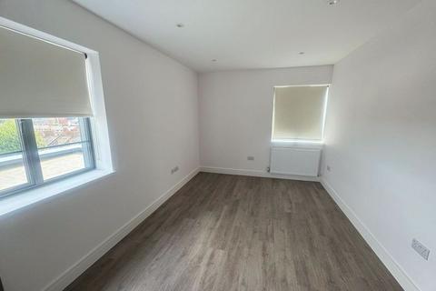 2 bedroom flat to rent, 2 Bedroom Flat to Let in wood Green