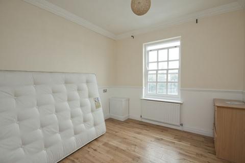 2 bedroom flat to rent, Charrington House, Cephas Avenue, London