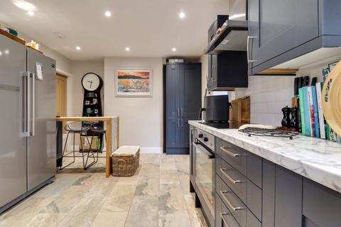 27 Benner Lane, West End, Woking, GU24 9JR