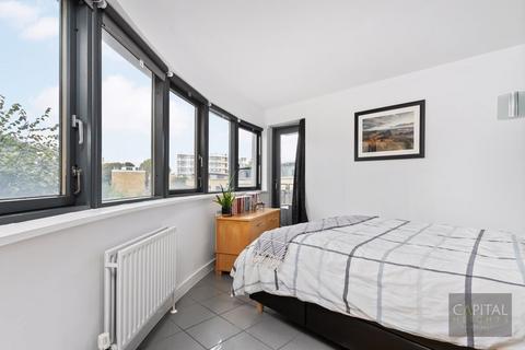 2 bedroom flat to rent, The Chronos Building, Mile End Road, London