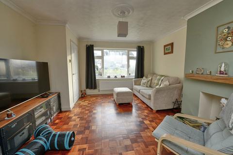 17 Beechbrook Avenue, Yateley, GU46 6LE