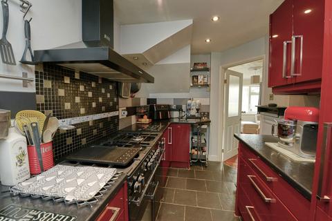 17 Beechbrook Avenue, Yateley, GU46 6LE