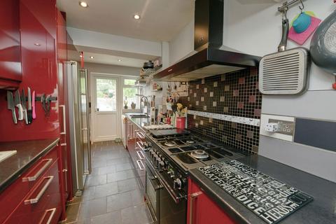 17 Beechbrook Avenue, Yateley, GU46 6LE
