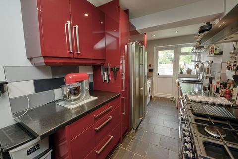 17 Beechbrook Avenue, Yateley, GU46 6LE