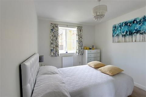 2 bedroom flat to rent, Clarence Close, New Barnet