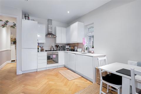 2 bedroom maisonette to rent, Valetta Road, London W3